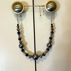 Sparkly beaded necklace 17”
